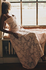 Elvina Elegante Maxi Dress