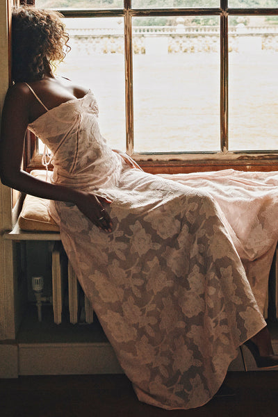 Elvina Elegante Maxi Dress